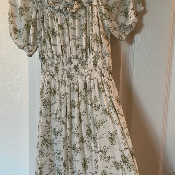XS Paper Crane: Short Sleeve Floral Cottage Midi Sun Dress- Beige/Green Cottage - Picture 4 of 10